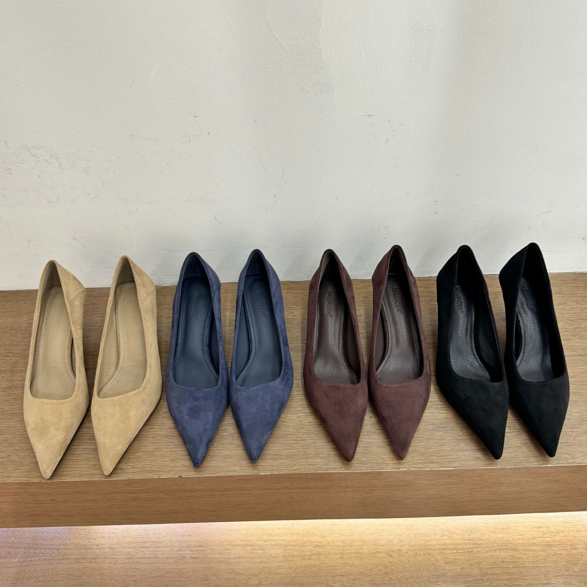 Kitten Heel High Heels French Pointed Toe Shoes for Women 2025 Autum New Black Suede French Style Commuter Shoes