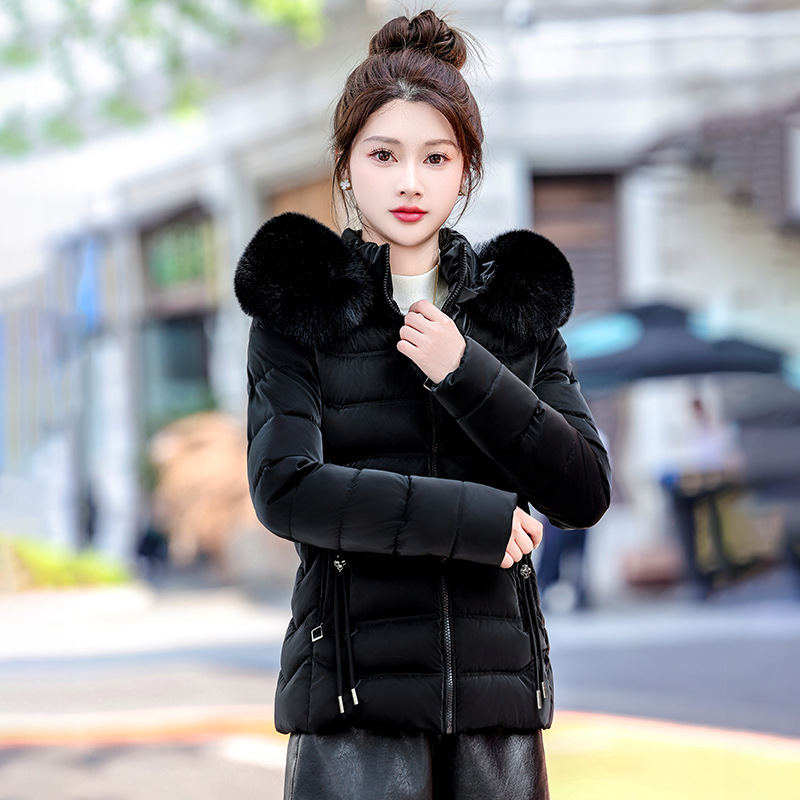 2025 ropa de algodón corta de mujer coreana gran cuello de cabello delgado gorra desmontable cálida y chaqueta de algodón de lana