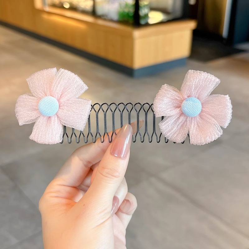 Niñas peinar la frente peinar el cabello peinar la cabeza de las niñas peinar el cabello peinar el cabello peinar el cabello peinar el cabello peinar