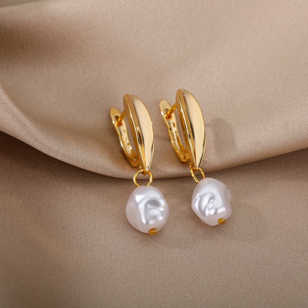 1 Pair Elegant Geometric Plating Inlay Freshwater Pearl Copper Zircon Drop Earrings display picture 2