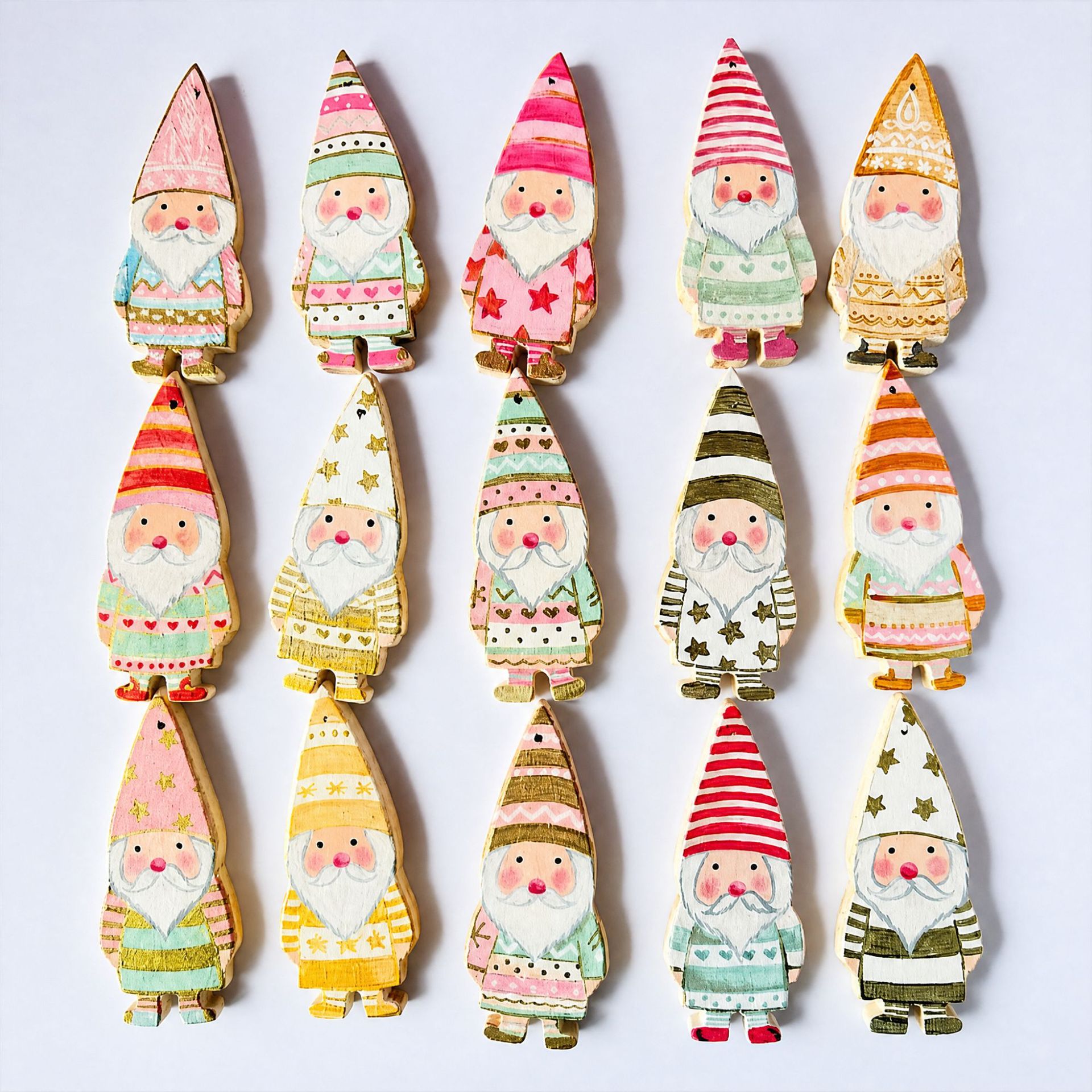 Popular Fashion Simple and Cute Hand-Painted Copper Christmas Gnome Pendant, Stylish High-Value High-End DIY Accessory