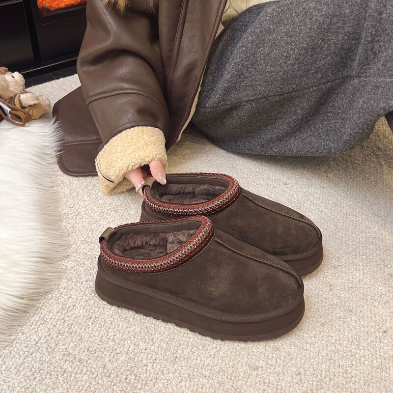 Women's Furry Slippers 2026 New Winter Versatile Outdoor Closed-Toe Half Slippers Warm Thick-Soled Snow Boots Retro Stylish
