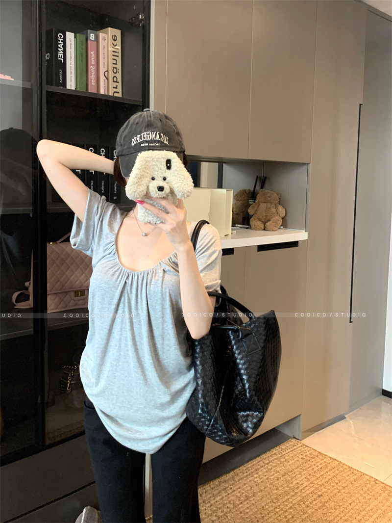 회색