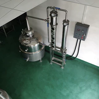 厂家供应全不锈钢酿酒设备 威士忌伏特加 酒精提纯白酒小型酒厂