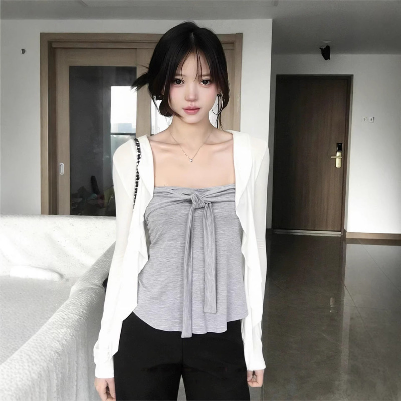 Korean-Style Ruffled Long-Sleeved Cardigan for Women, Spring Outfit, Layered with a Tube Top, Versatile and Age-Reducing, Pure and Desirable Two-Piece Set Korean-Style Ruffled Long-Sleeved Cardigan for Women, Spring Outfit, Layered with a Tube Top, Versatile and Age-Reducing, Pure and Desirable Two-Piece Set