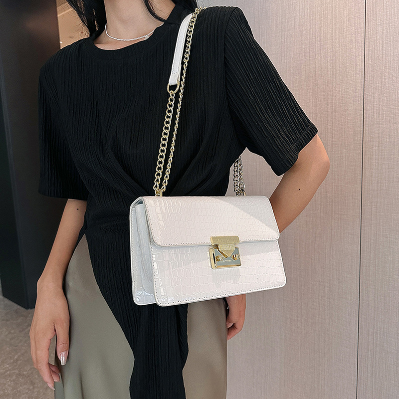 European and American 2023 new small square bag for women, high-end fashion and leisure, new portable one-shoulder cross-body three-dimensional square_voghion.com