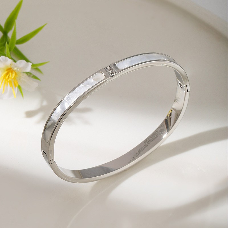 Cielo estrellado pequeña cintura pulsera de acero de titanio mujer de alto grado sentido llano anillo pulsera luz nicho de lujo