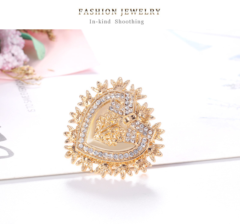 Wholesale Baroque Style Retro Heart Alloy Rhinestone Brooch Nihaojewelry display picture 8