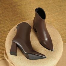 百搭马丁靴尖头短靴女粗跟秋冬显瘦冬女高跟时装靴真皮新款靴子女