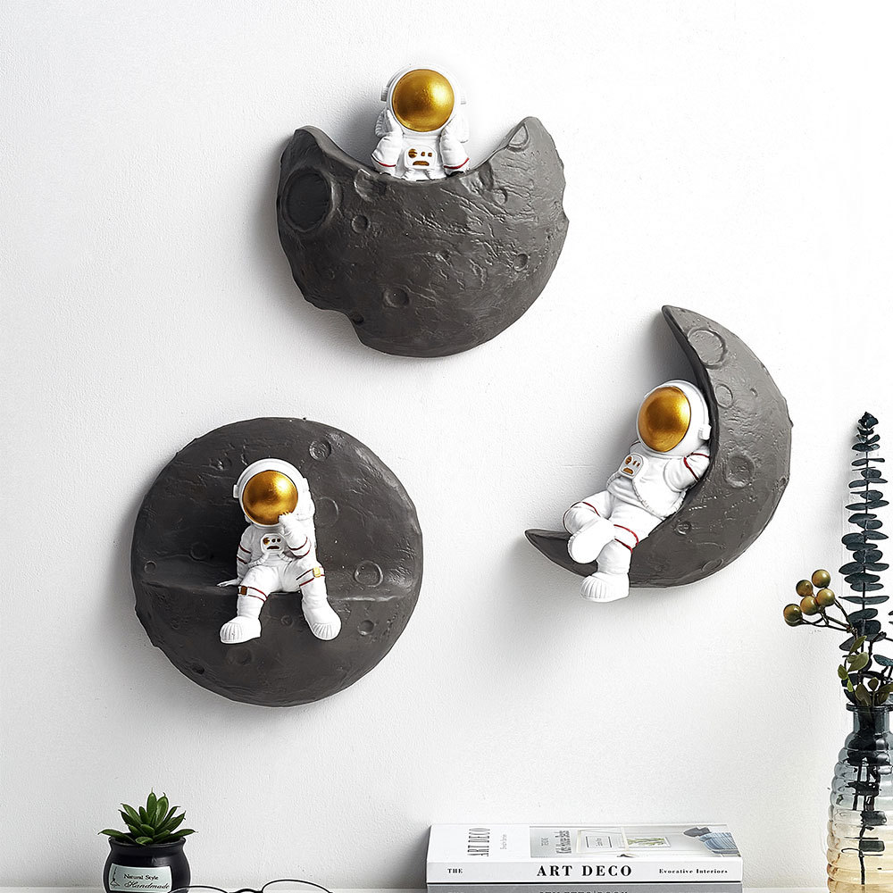 Nordic Style Creative Astronaut Wall Hanging Light Luxury Living Room TV Background Wall Decoration Pendant Entrance Wall Hanging
