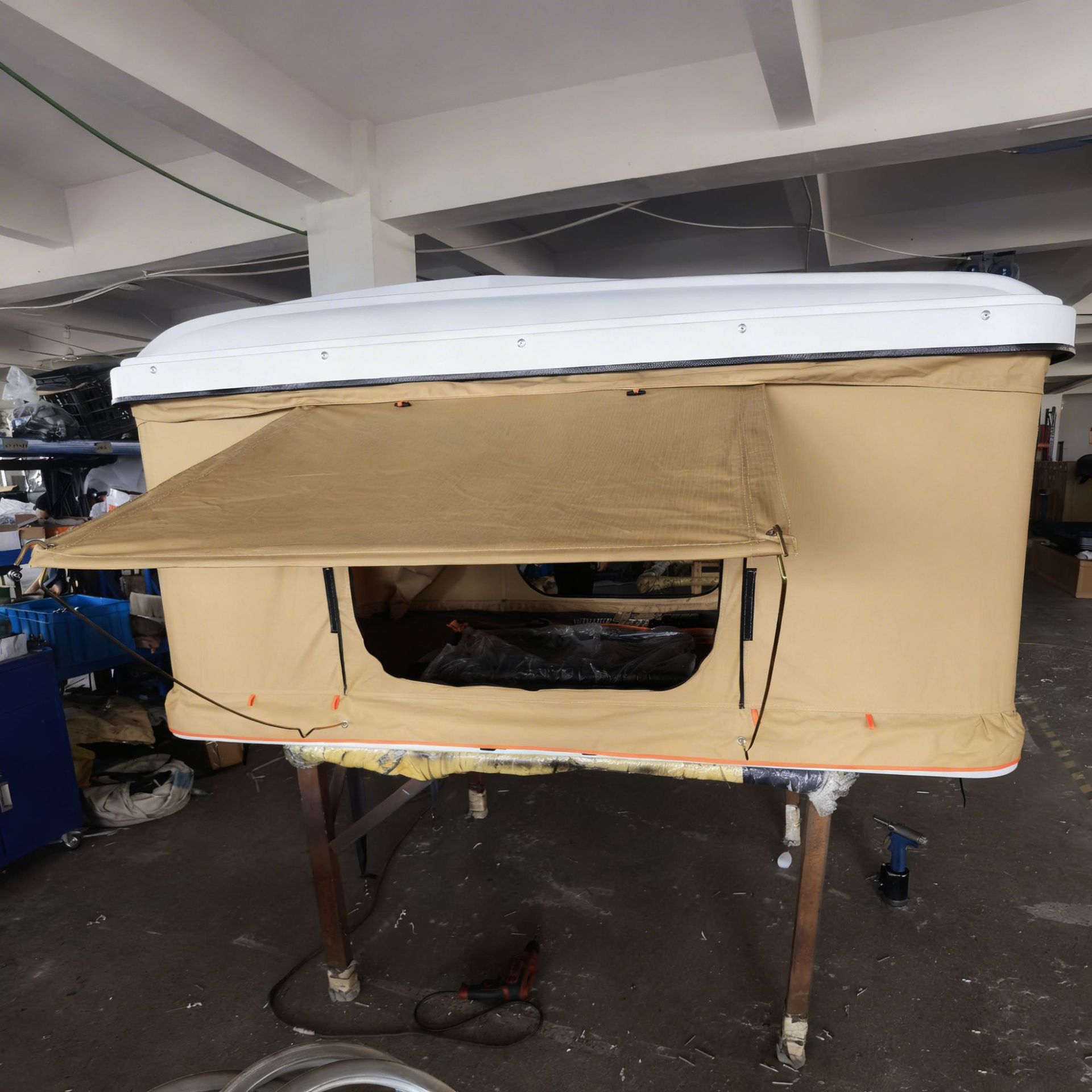 Helicóptico plástico ABS carpa de techo camping al aire libre auto-conducción viaje carpa de coche