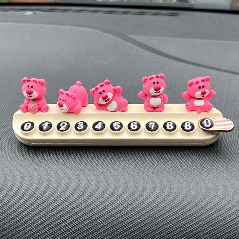 Nuevos adornos de coche Strawberry Bear, adornos de coche, adornos pequeños, consola central de coche, lindos adornos decorativos creativos
