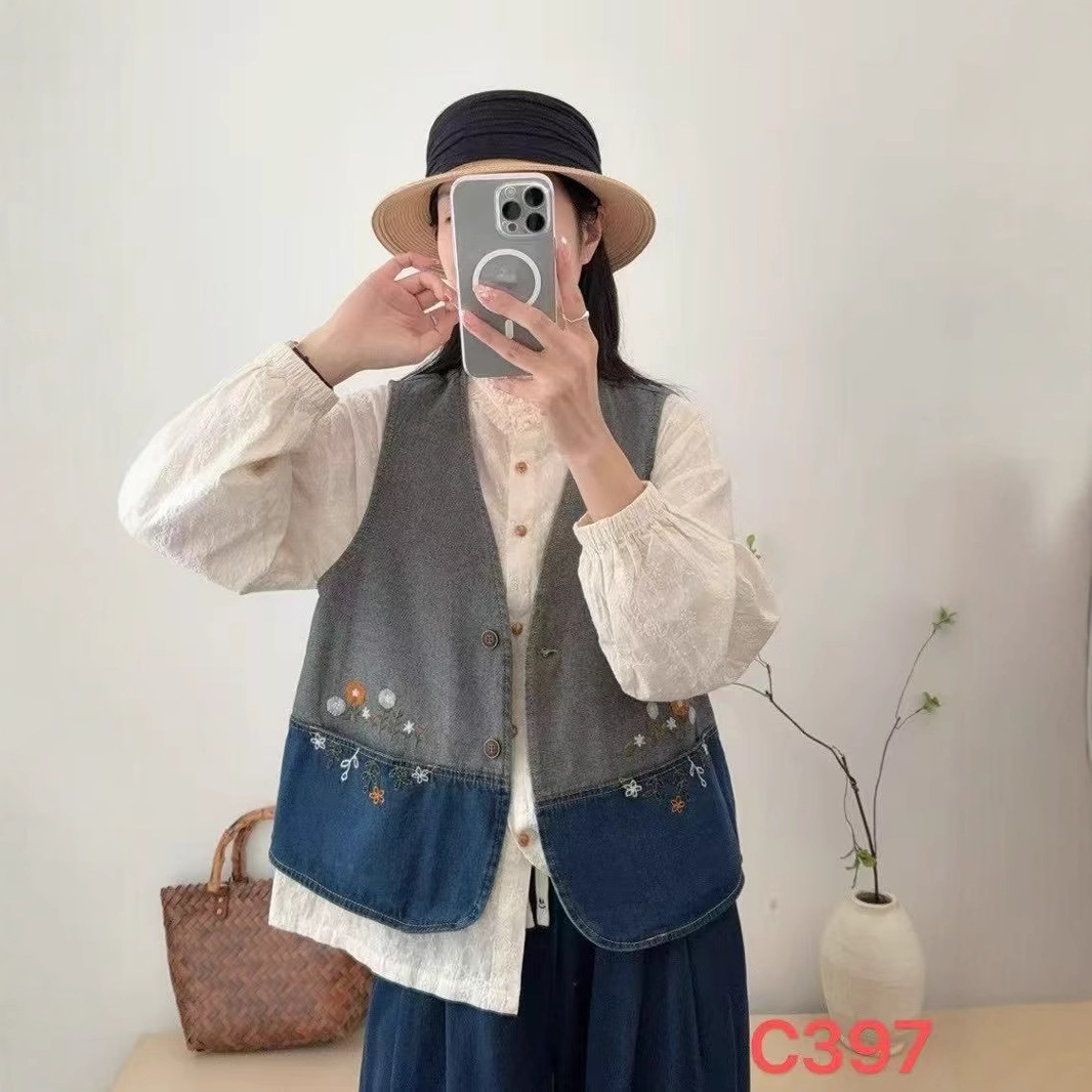 2025 Spring and Summer New Japanese Style Mori Women's Style Vintage Loose Embroidery Washed Denim Vest Women's Color-matching Vest