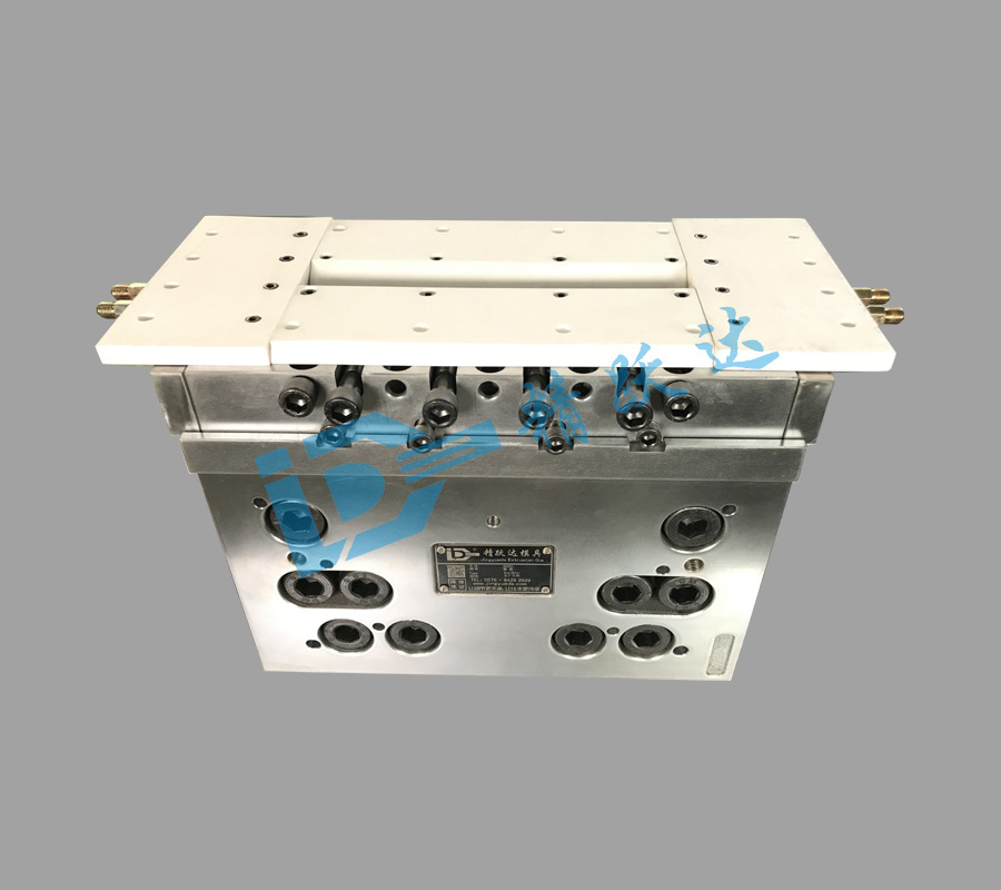 XPS模具， xps发泡模具，二氧化碳挤塑板模具，挤塑板模头。