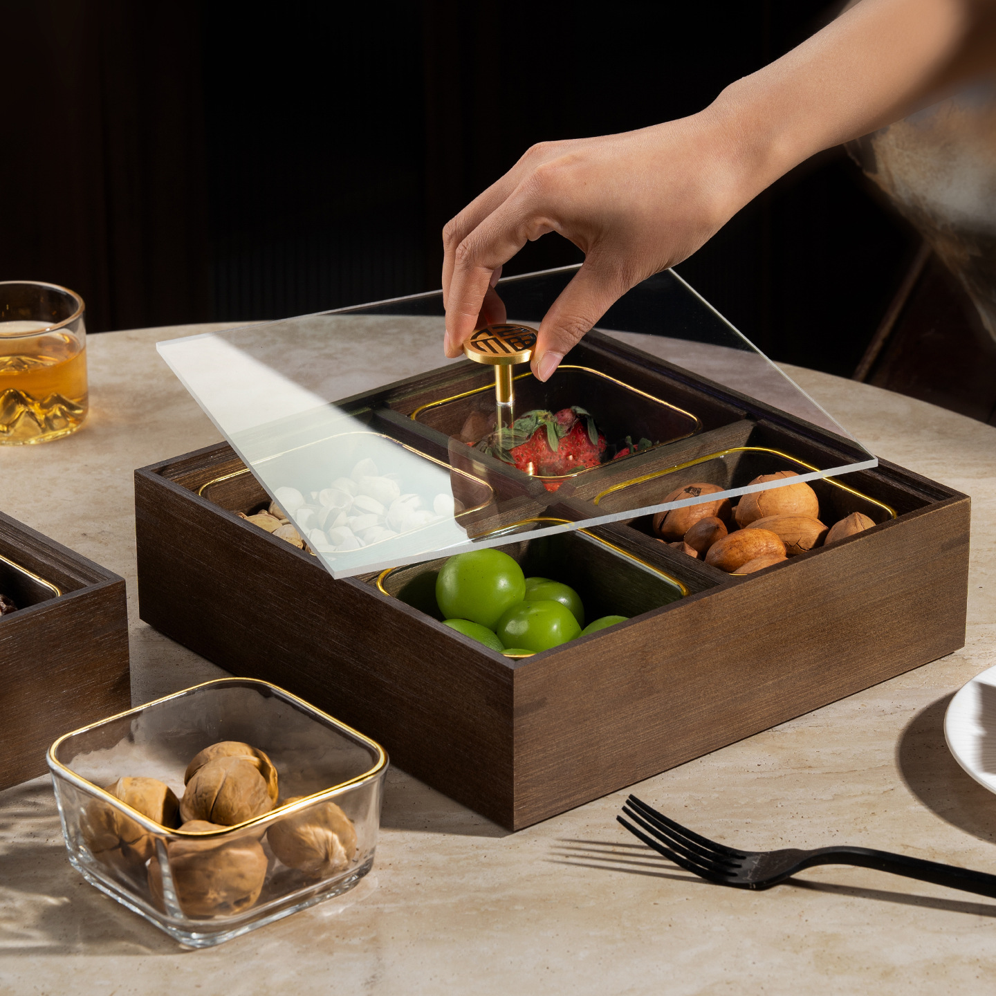 Nueva caja de frutas secas de madera china, caja de almacenamiento de bocadillos de nueces, bandeja de frutas dividida, bandeja de dulces doméstica de nueva casa