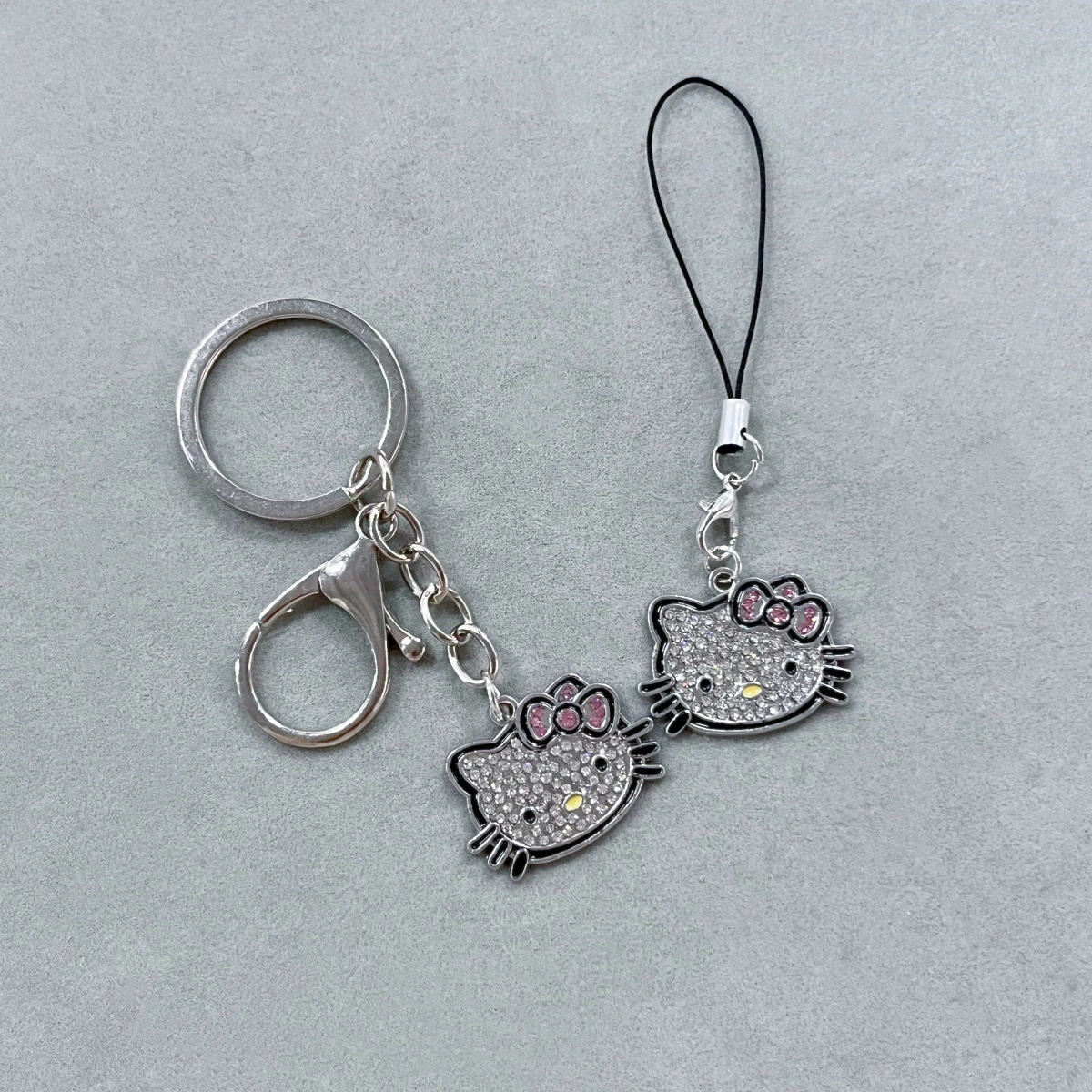 Keychain (Hello Kitty) cartoon backpack key accessory, 2-carat charm, 9×9×1 cm