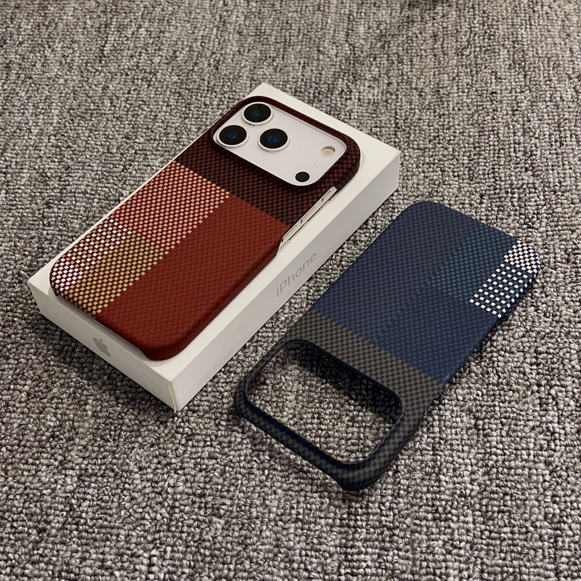 Coque Magnétique Iphone 17 Pro Max Texture Fibre Carbone Kevlar_voghion.com