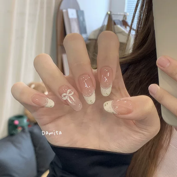 Cream Floral Press-On Nails, French Style, Gentle and Brightening, Instagram-Worthy, Detachable Bow, Handmade Nails for Students
