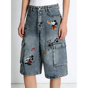 ��������̽�ţ���߷�ѝ��Ů��a���ɹ��b�����ѝ�߽��L�@�ݶ�ѝ