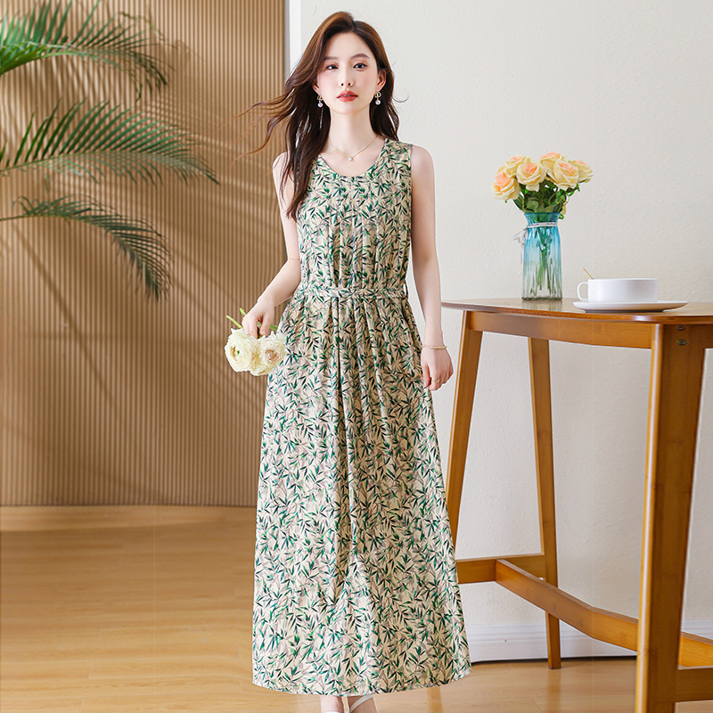 French-Style Design Cotton Silk Strap Dress for Women, 2026 Summer New Model, Elegant Waist-Cinching Sleeveless Long Dress for Seaside Vacation French-Style Design Cotton Silk Strap Dress for Women, 2026 Summer New Model, Elegant Waist-Cinching Sleeveless Long Dress for Seaside Vacation
