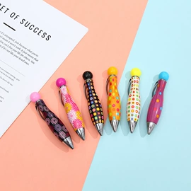 圆珠笔中油笔;中性笔;钥匙扣