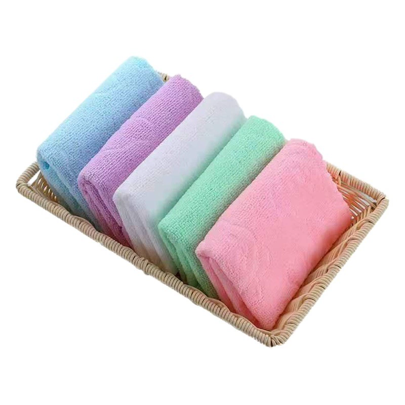 Оптовая микрофибра белое квадратное полотенце с тиснением маленькое квадратное полотенце одноразовая салфетка для влажных салфеток Отель Белое маленькое полотенце