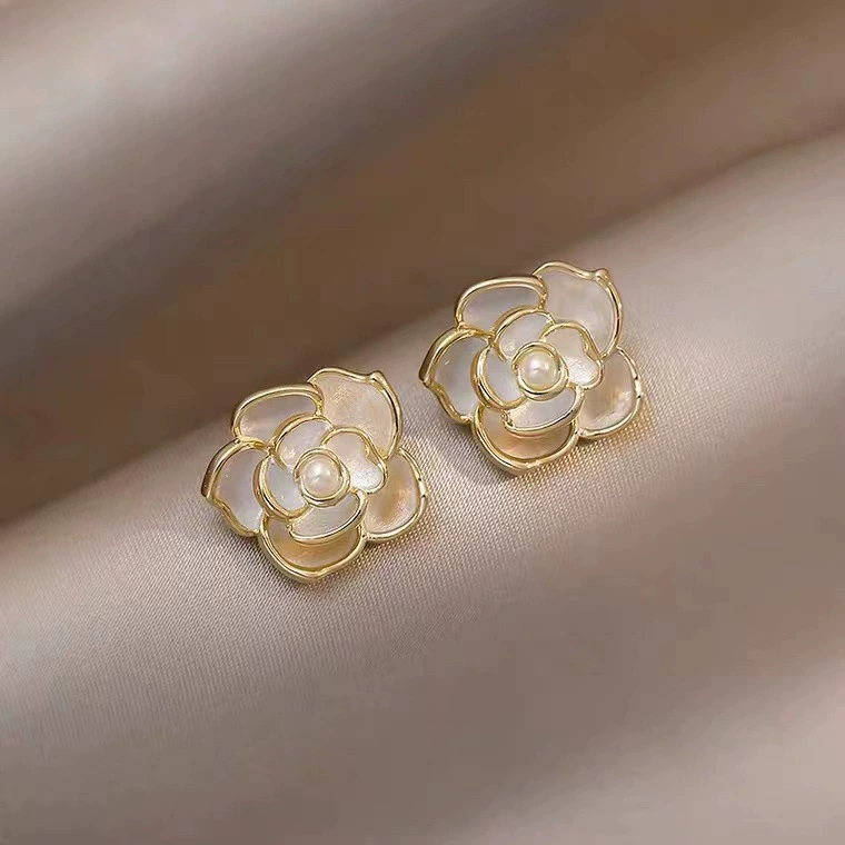 White mountain tea, sophisticated earrings, silver 925 sample