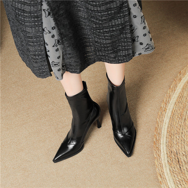 Bốt ngắn nữ mũi nhọn gót nhọn cao 6–8 cm, da ghép, khóa kéo sau — Màu trắng be, Màu đen
