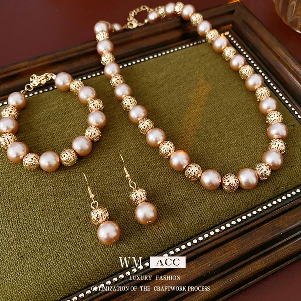 Hollow Pearl Beaded Necklace French Niche High-End Elegant Clavicle Chain Sense of Design Design Jewelry Set
