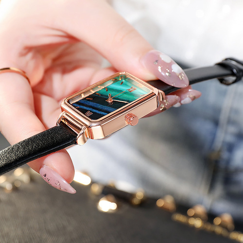 Factory direct live broadcast Internet celebrity temperament ladies student watch women's watch wholesale small square small green watch