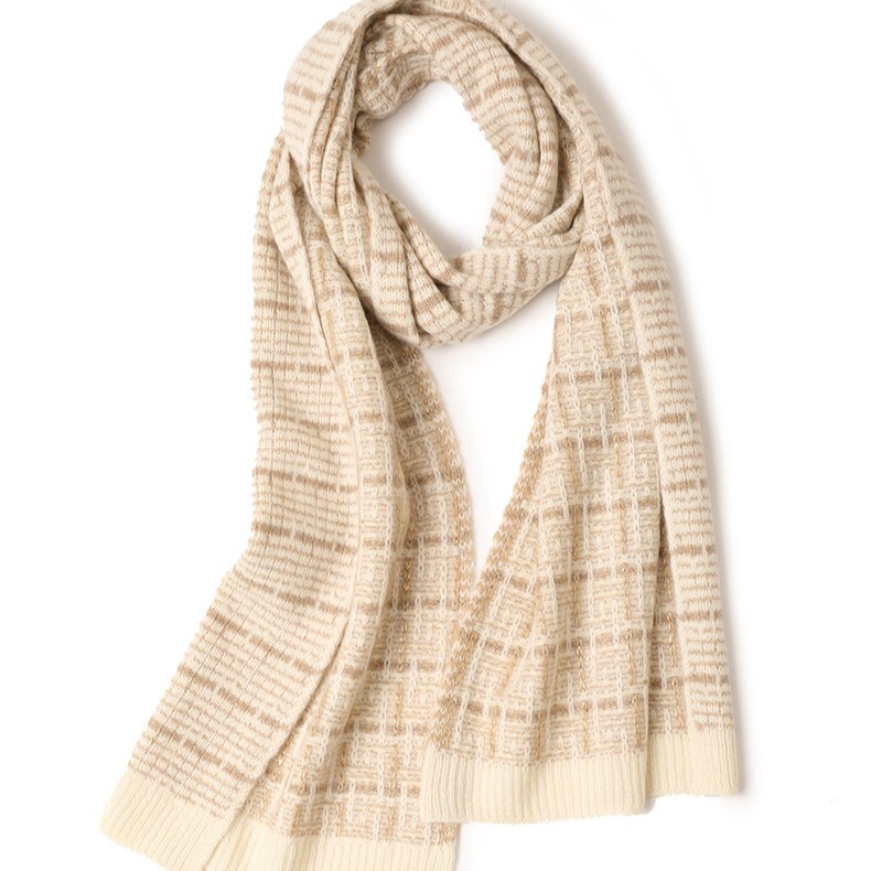 demi-season trend knitted scarf