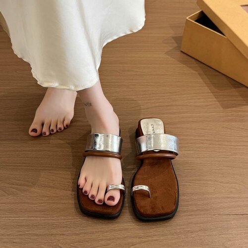 Women's 2025 Summer Chunky Heel Slippers with Minority Design, Toe-clip Herringbone Casual Outdoor Beach Sandals