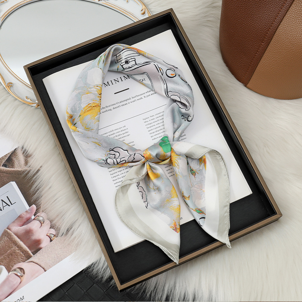 Pequeña impresión fresca 70 bufanda de seda de imitación temperamento babero de mujer de viaje plantas de todo fósforo bufanda cuadrada de flores mujeres al por mayor