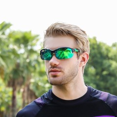 メンズ偏光サングラスライディングメガネレディースファッションアウトドアスポーツ変色防止uvサングラスクロスボーダートレンド