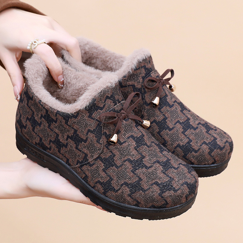 Winter Old Beijing Cotton Shoes for Women, Fleece-Lined Warm Boots for Elderly Grandmothers, Thickened Non-Slip Shoes for Middle-Aged and Elderly Mothers