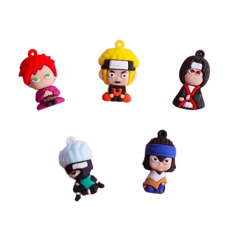 Nuevos productos transfronterizos Naruto llavero de dibujos animados colgantes de automóviles llavero de muñeca de goteo de goma accesorios de bolsas escolares pareja