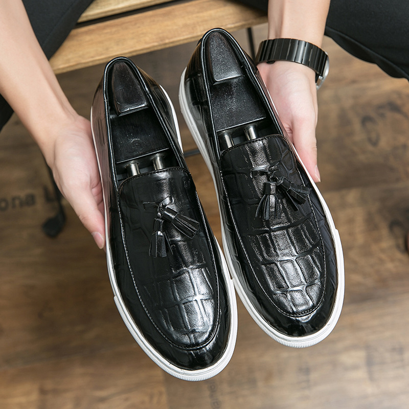 Transfronterizos para hombres coreanos zapatos de skate de negocios casuales de comercio exterior Europa estación de moda de tamaño grande con bordas de desfile zapatos de cuero para hombres image 4