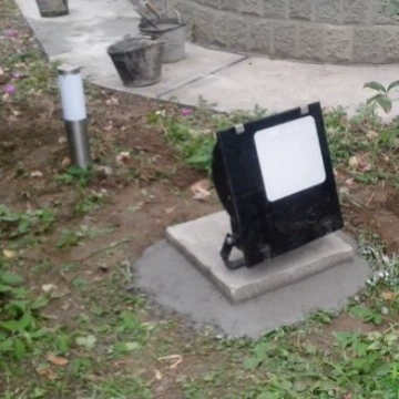 Special scene of large -tie angle lamp antenna a three -port rectangular beam beautification