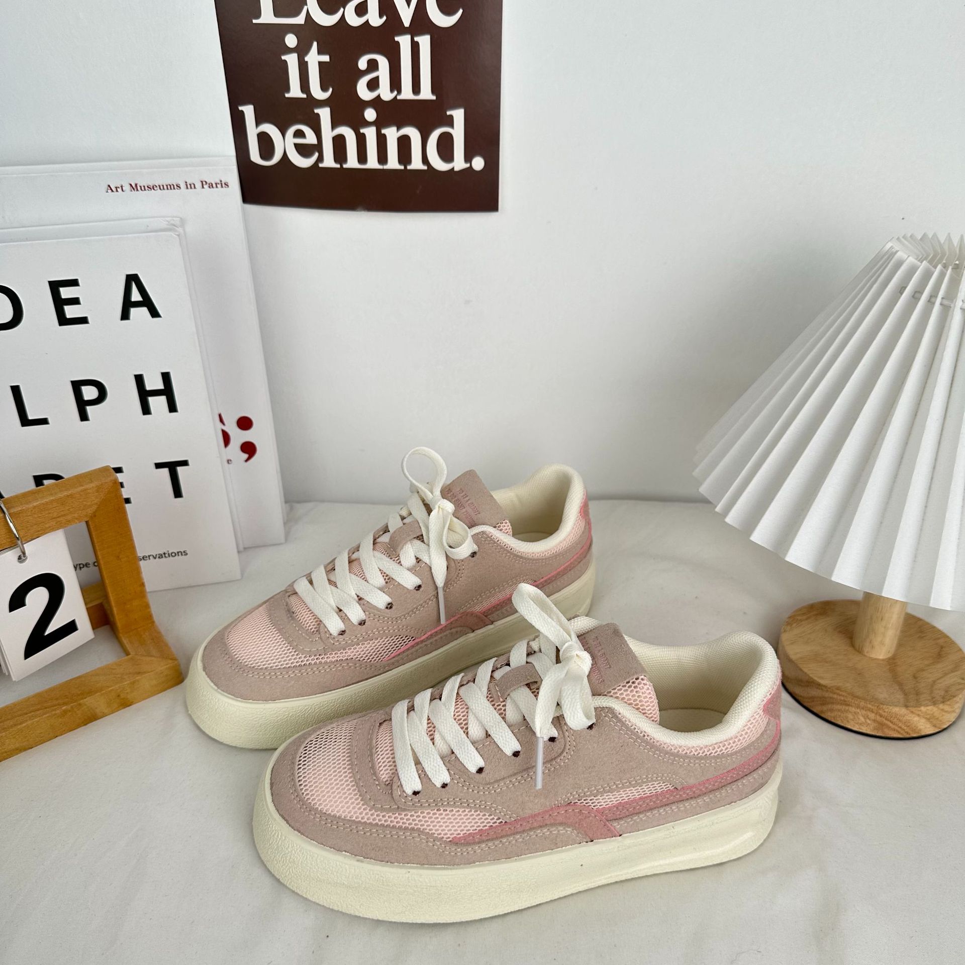 Yuanbo 2024 primavera y verano malla transpirable zapatos blancos de mujer coreana versátil Harajuku zapatos de lona deportivos zapatos de skate casuales