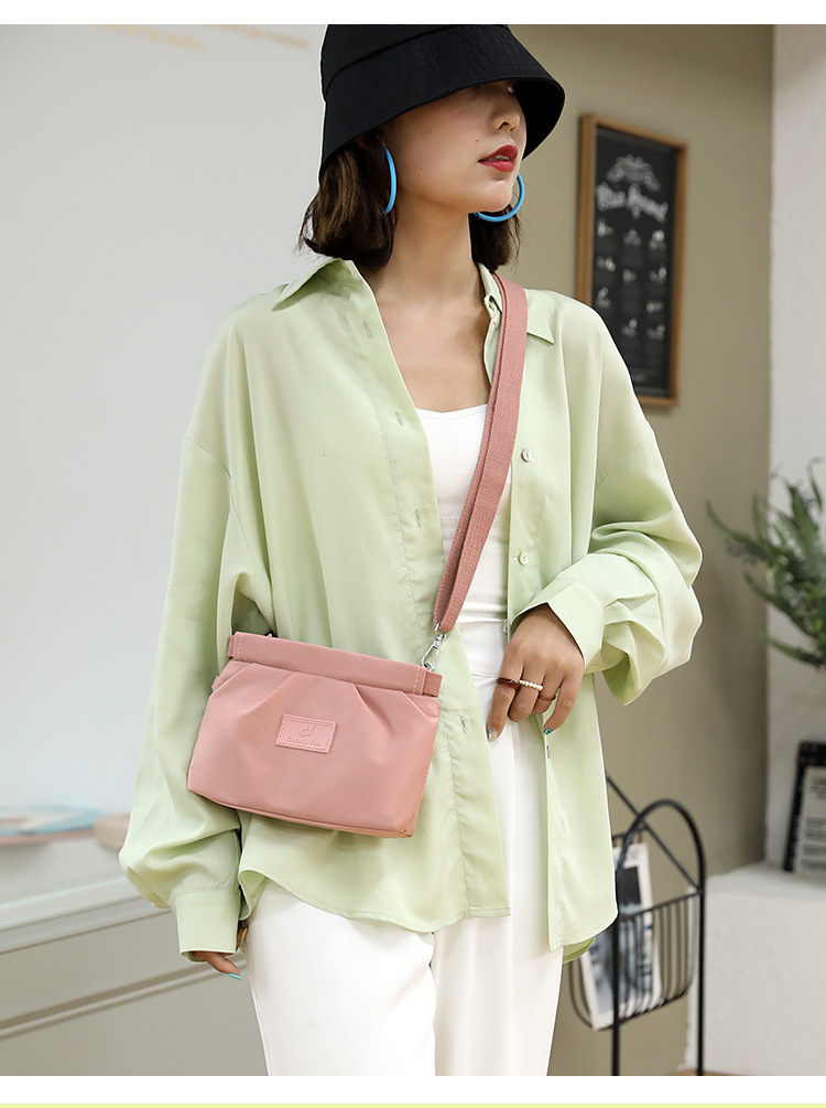 New women's bag 2025 Korean style crossbody bag, women's water-resistant nylon fabric single-shoulder bag, casual and versatile women's bag Specification drawing