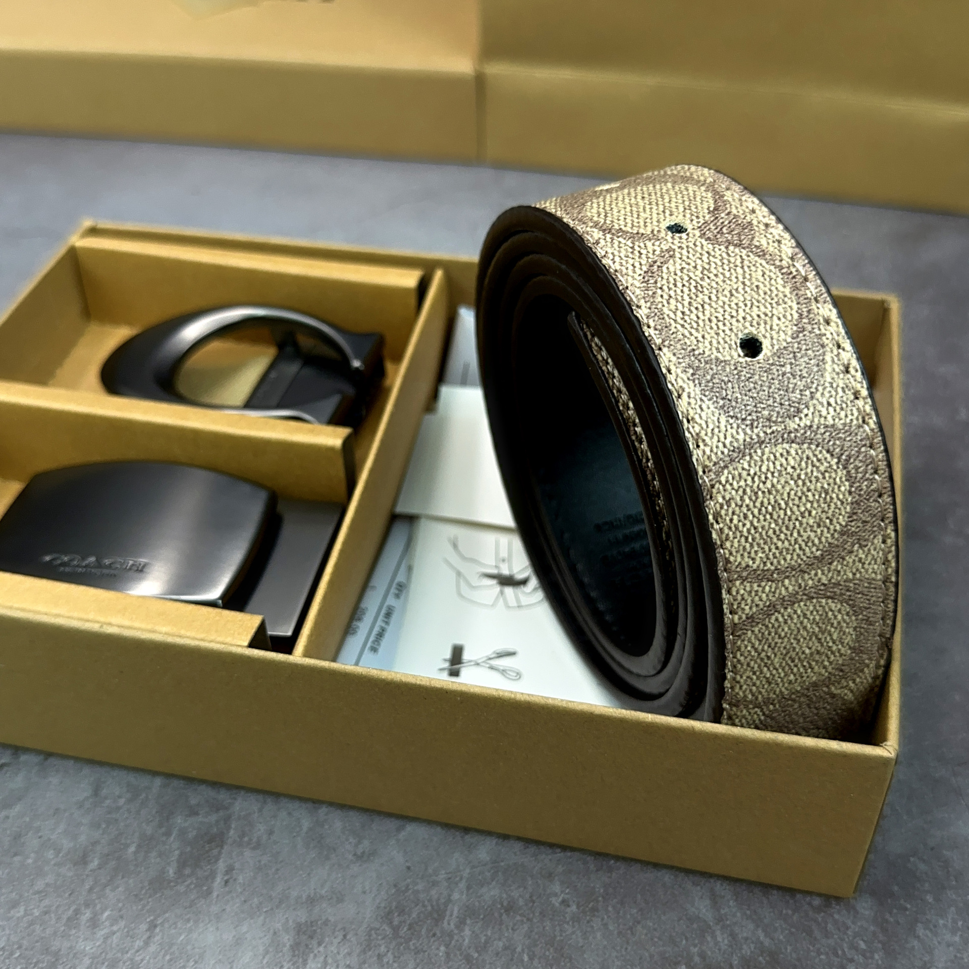 apricot C buckle flat buckle