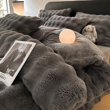 ��ɫ������ţ�̽q�ļ��׶����Ӻ���ë�q������ͨ������Ʒ�ӽq����