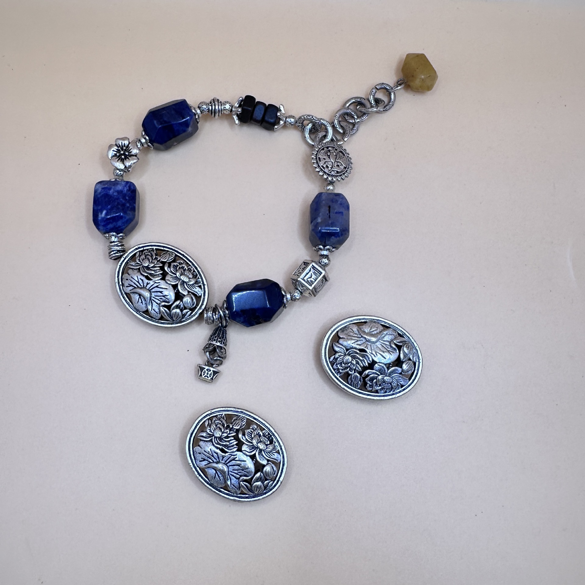 Y199 Chiang Mai Vintage Ethnic Bracelet with Hollow Flower Pattern Loose Beads Crystal DIY Bracelet Necklace Accessories