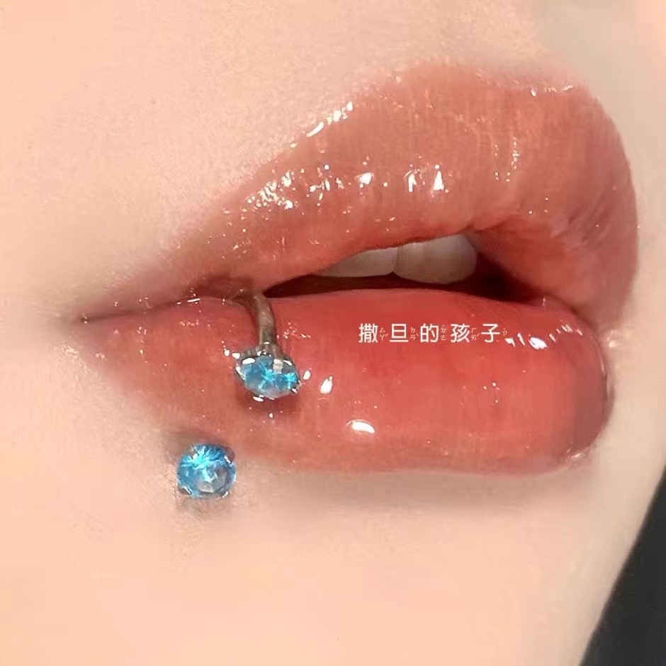 Pointed titanium steel lip stud product view