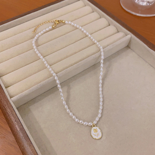 French retro pearl necklace women's ins trend Korean high-end design rose pendant clavicle chain wholesale