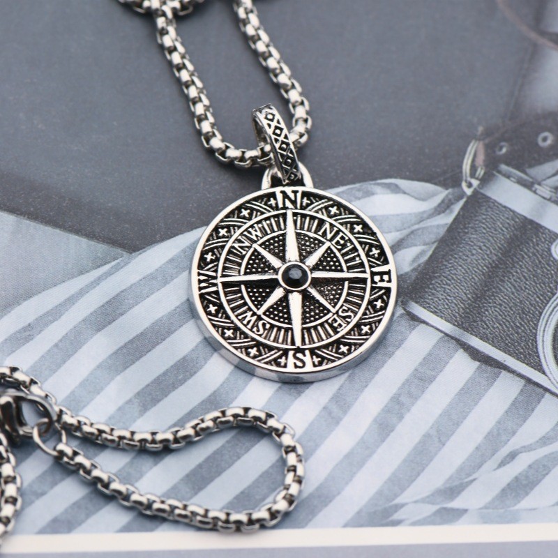 Nuovo ciondolo a forma di bussola, collana lunga da uomo hip-hop estiva_voghion.com