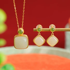 耳钉;戒指;吊坠