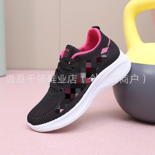 һ�����l�ļ����w���W��Ь�U���ϱ���Ů�WЬ���mƽ���\�� ���eЬ