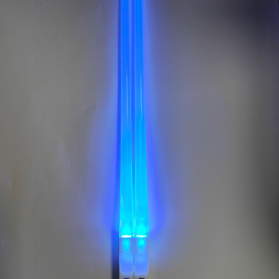 [Ventas directas de la fábrica] LED luminoso palillos grado alimenticio multi-color sable de luz concierto animar apoyos regalos