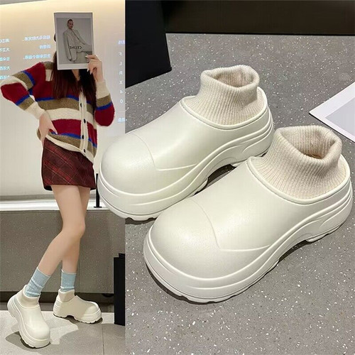 Fashionable short boots for women's winter new fashionable all-matching small man with poop feeling thick sole and velvet warm cotton shoes